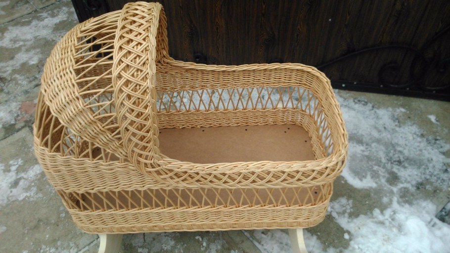 Плетеная кукольная мебель