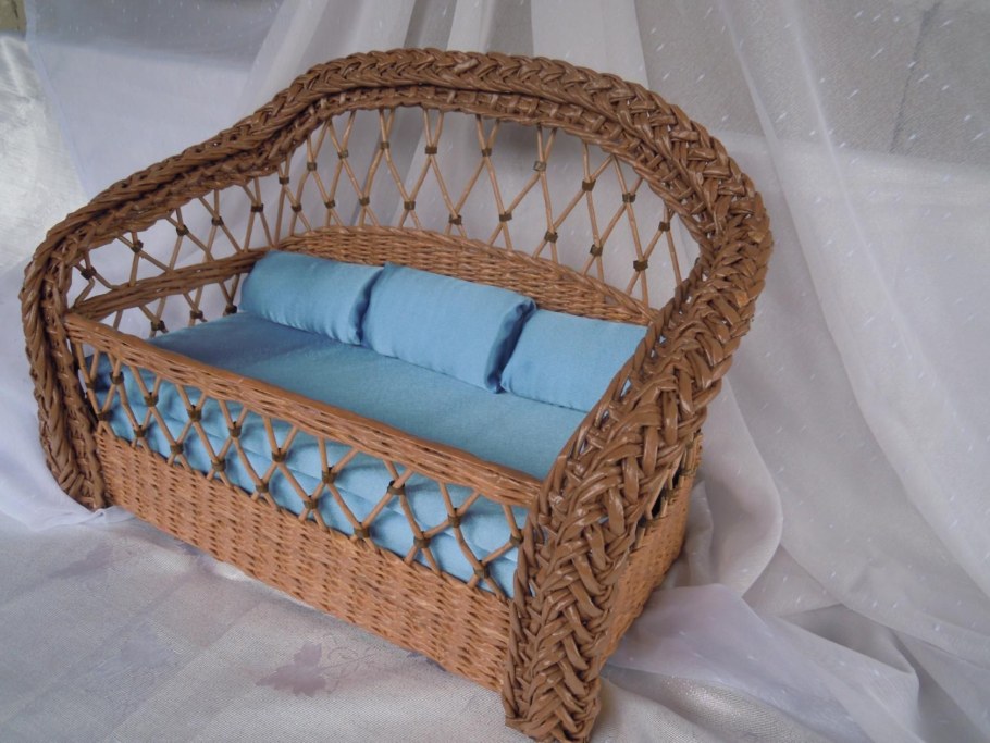 Журнальный столик из бумажной лозы