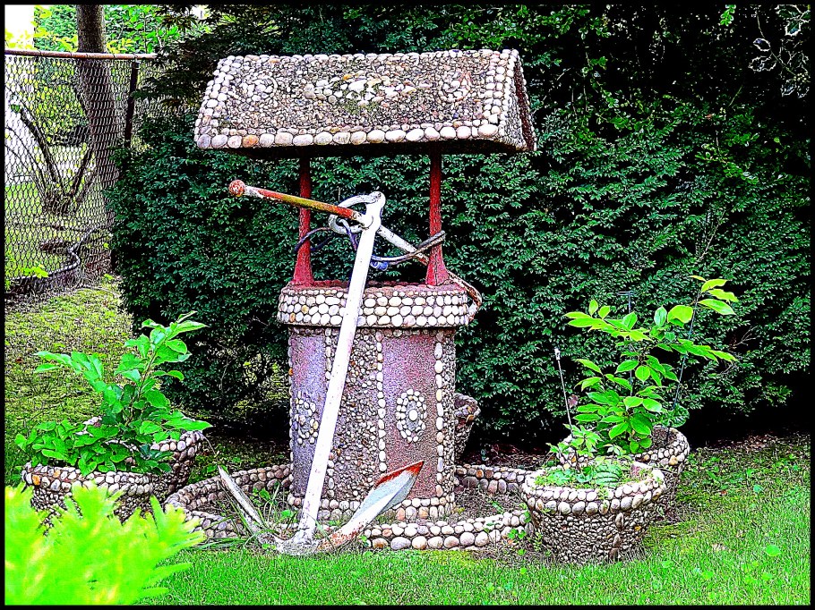 Декорирование скважины на даче