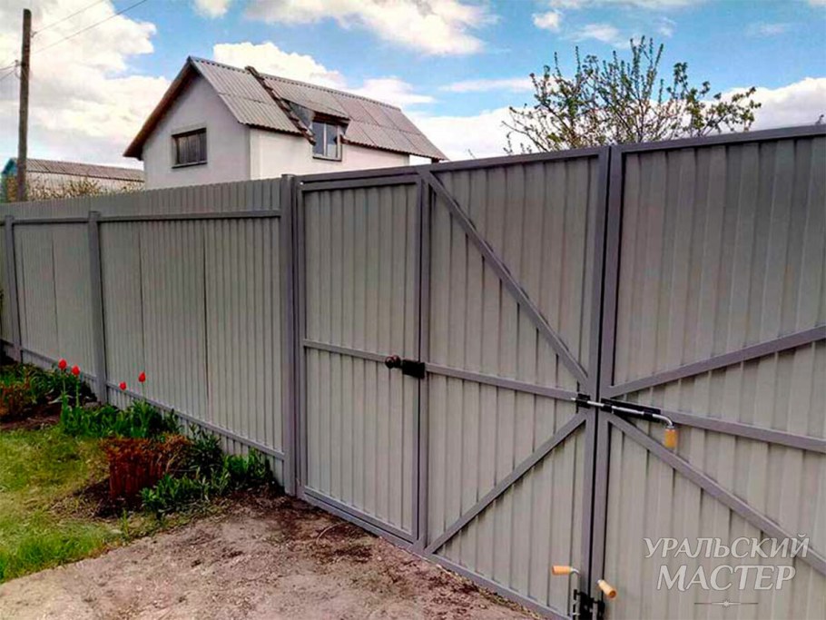Забор для дачи из профнастила