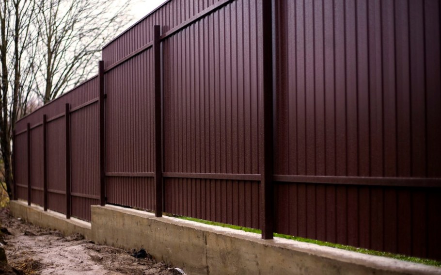 Забор из профнастила под ключ