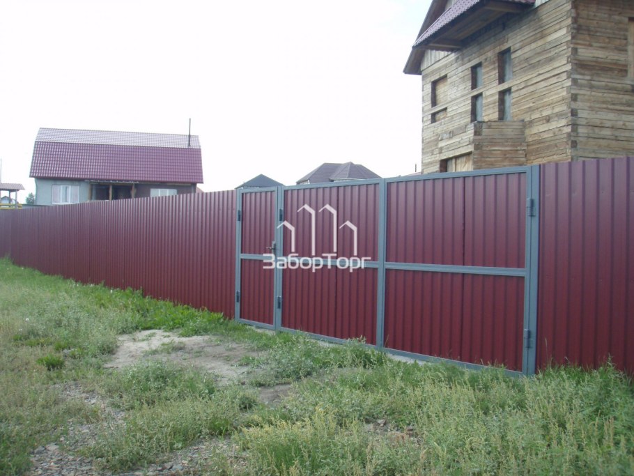 Заборы с профлиста на даче
