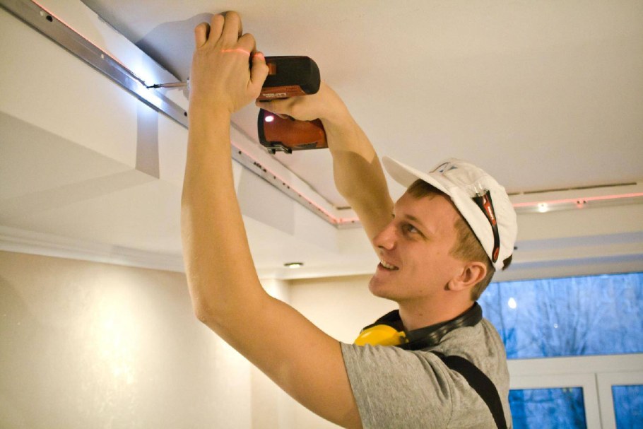 Монтаж потолка