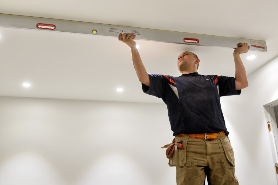 Монтаж натяжного потолка