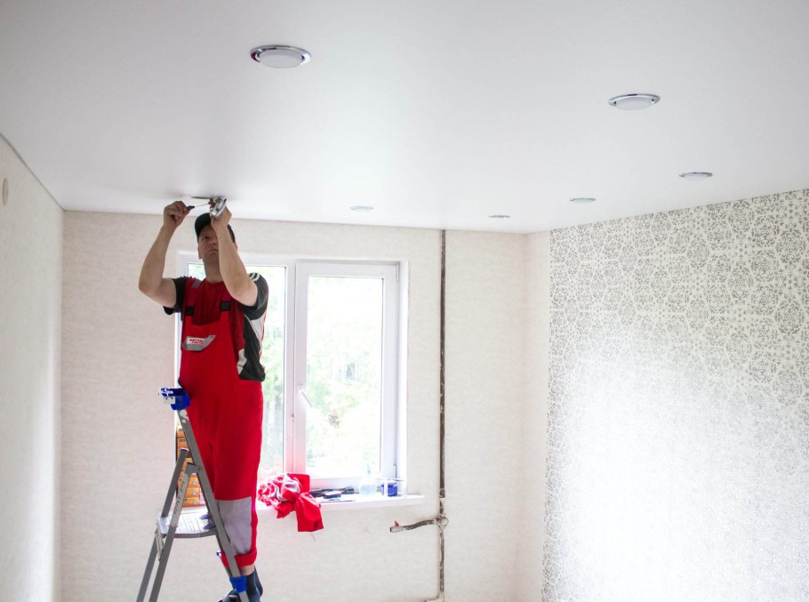 Демонтаж потолка Армстронг