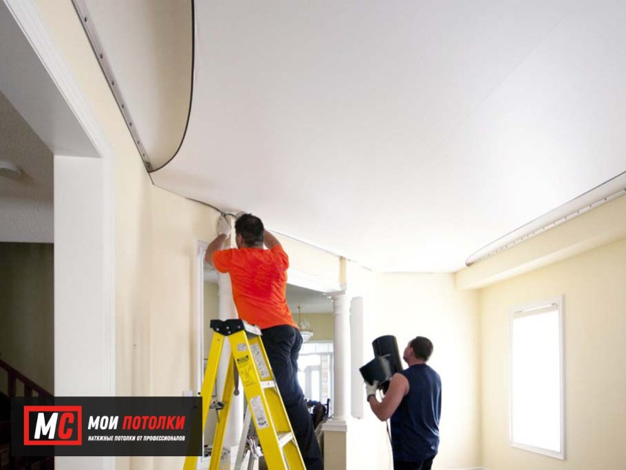 Монтаж трековой системы освещения на потолок