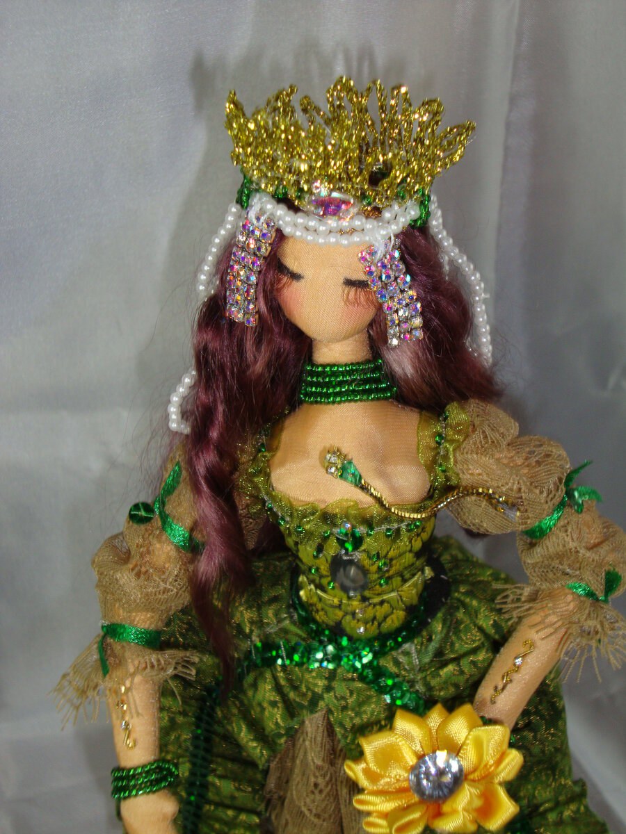 Интерьерная кукла хозяйка медной горы (69 фото)