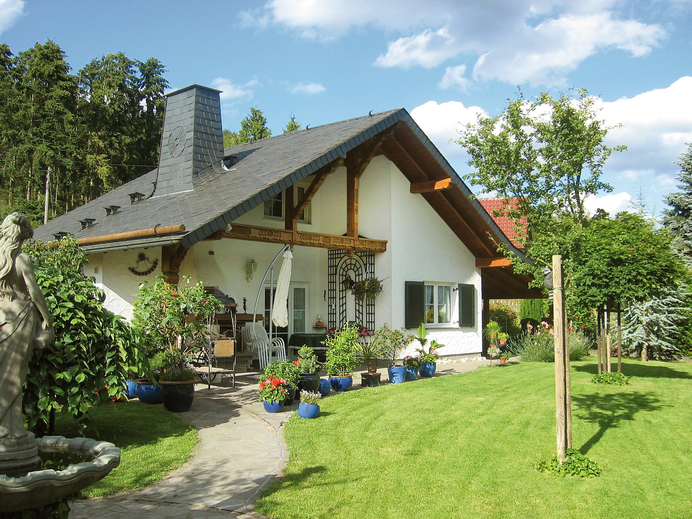 Немецкий дом 2023. Дом в Германии. Домики в Германии. Красивые дома в Германии. Небольшие домики Германия.