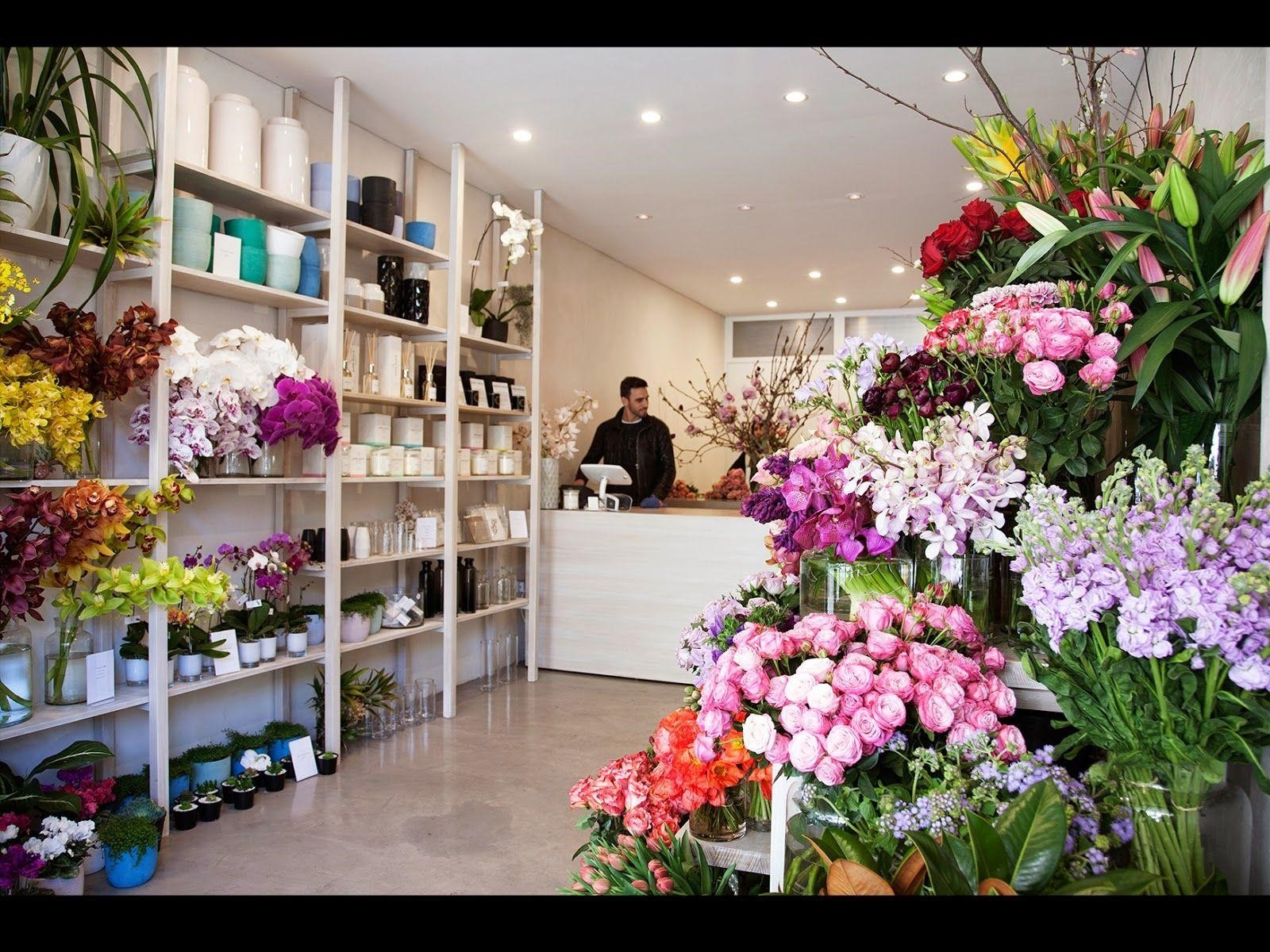 Цветочный магазин свердловский. Цветочный салон. Интерьер цветочного магазина. Дизайн салона цветов. Цветочный бизнес.