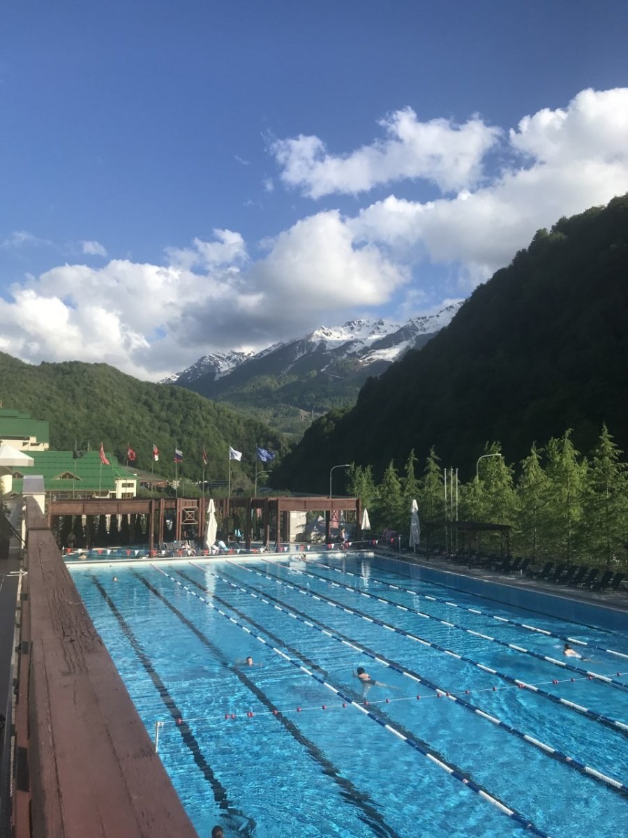 Отель 1389 красная Поляна бассейн открытый