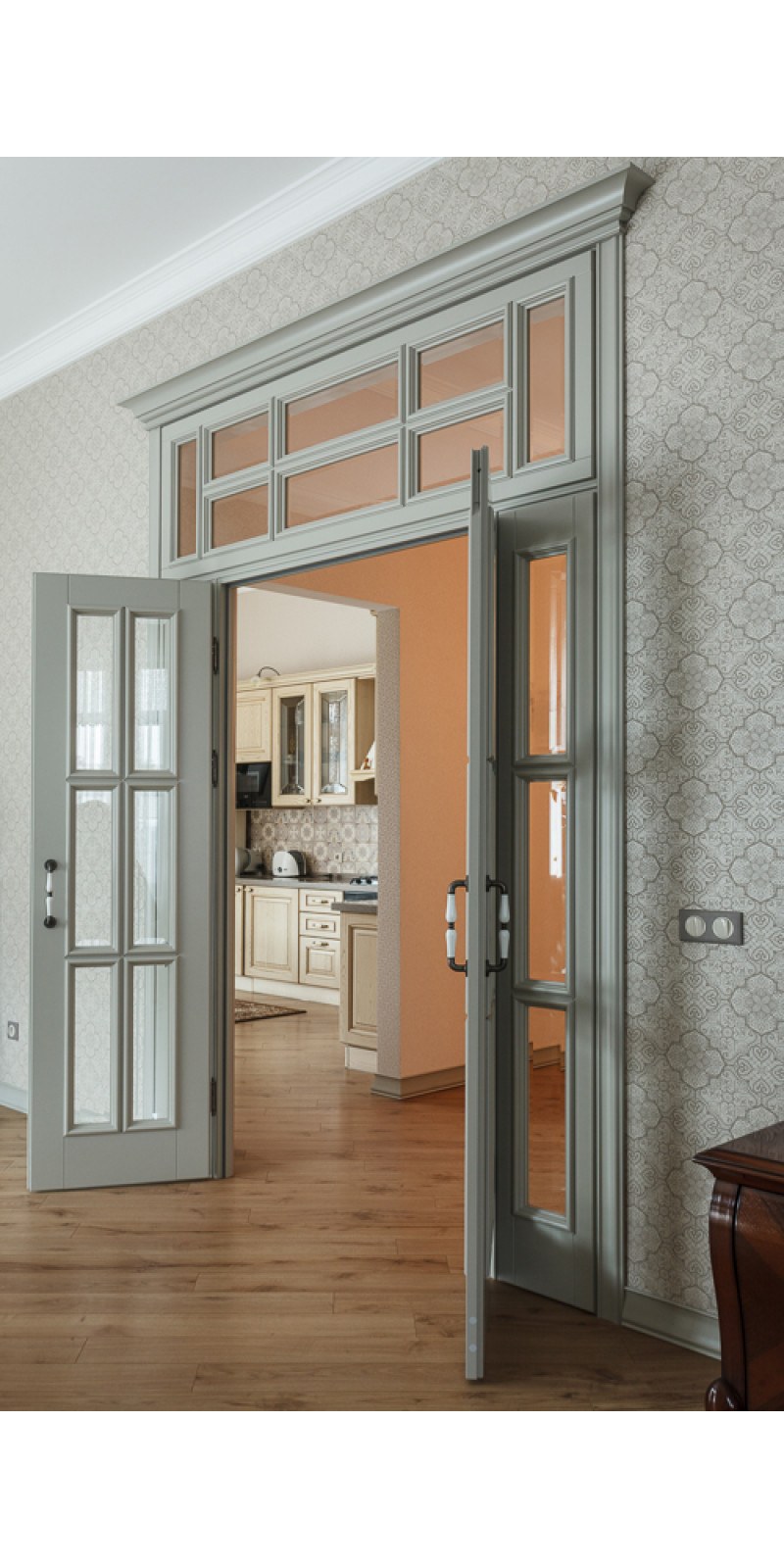 Дверь лофт с фрамугой