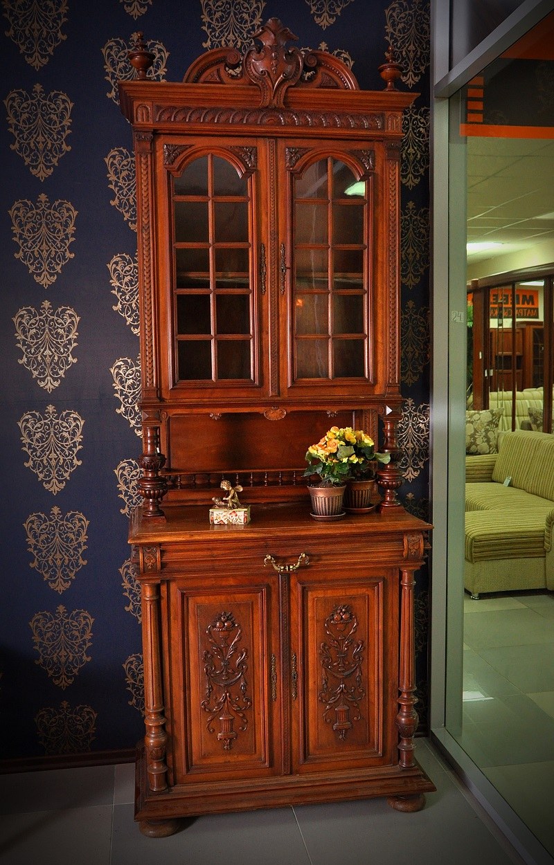 Антикварный буфет