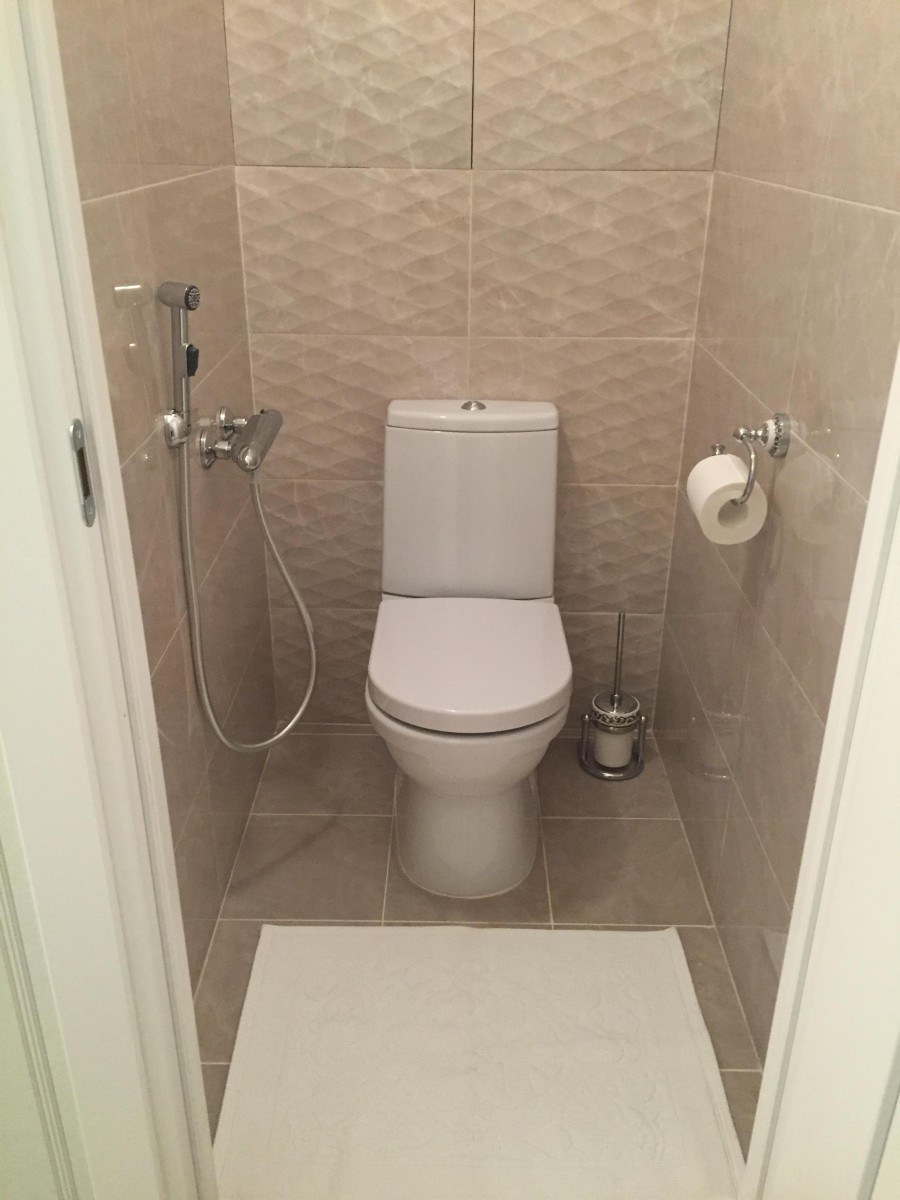 Туалет в квартире обычный