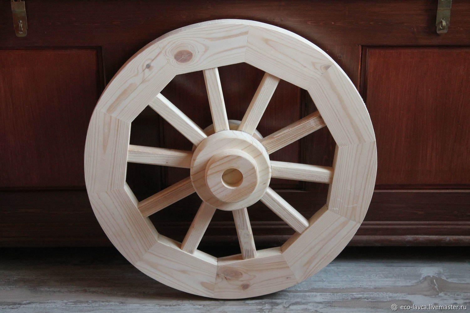 Деревянные колеса для телеги. Деревянное колесо. Колесо из дерева. Деревянные колеса для игрушек. Колесо от телеги деревянное.