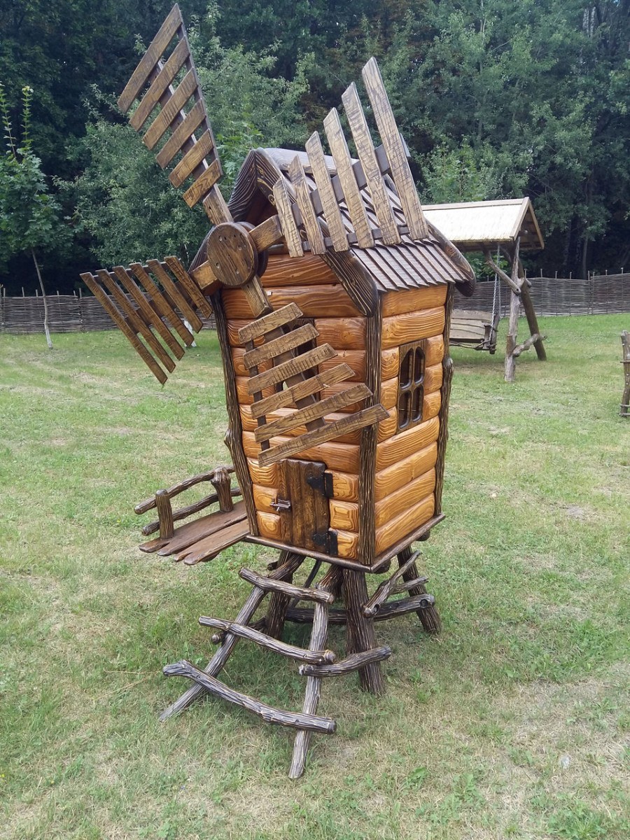 Декоративная мельница из вагонки