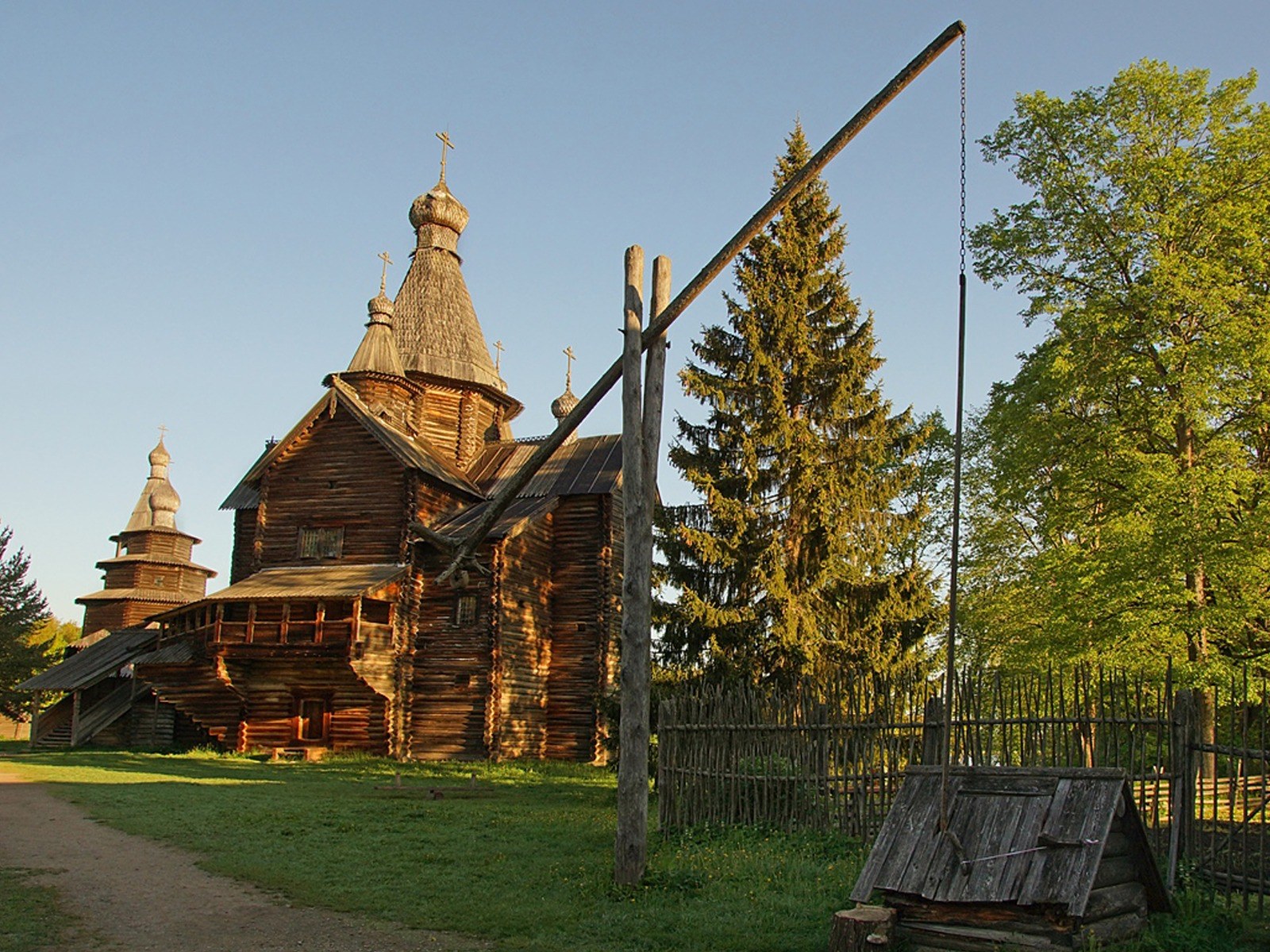 Городе находится музей деревянного зодчества