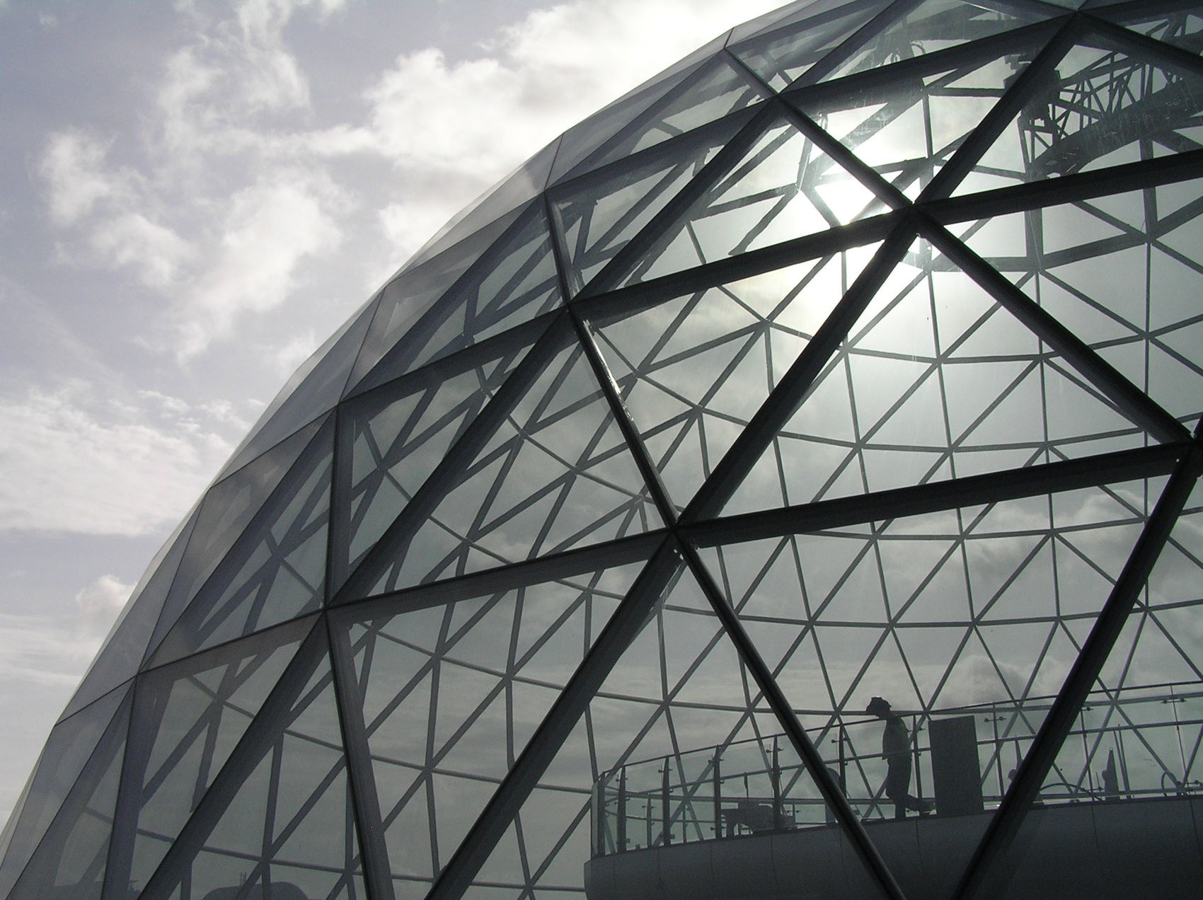 Сколько стоит железный купол. Сент-Луис, сшагеодезический купол “Климатрон”. Сетчатая оболочка купола «Балтийская Жемчужина». Купол ревит. Купольные металлические конструкции.