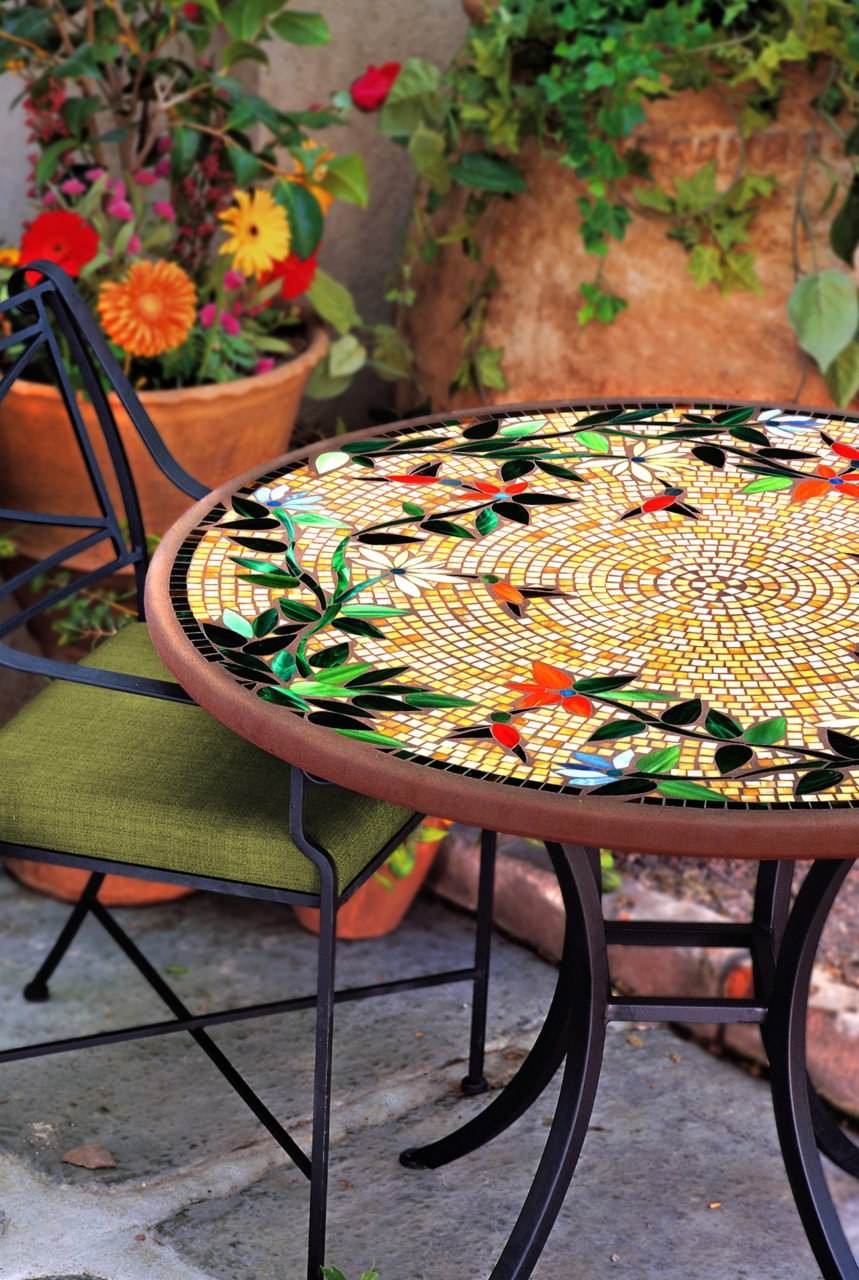 Садовый столик с мозаикой