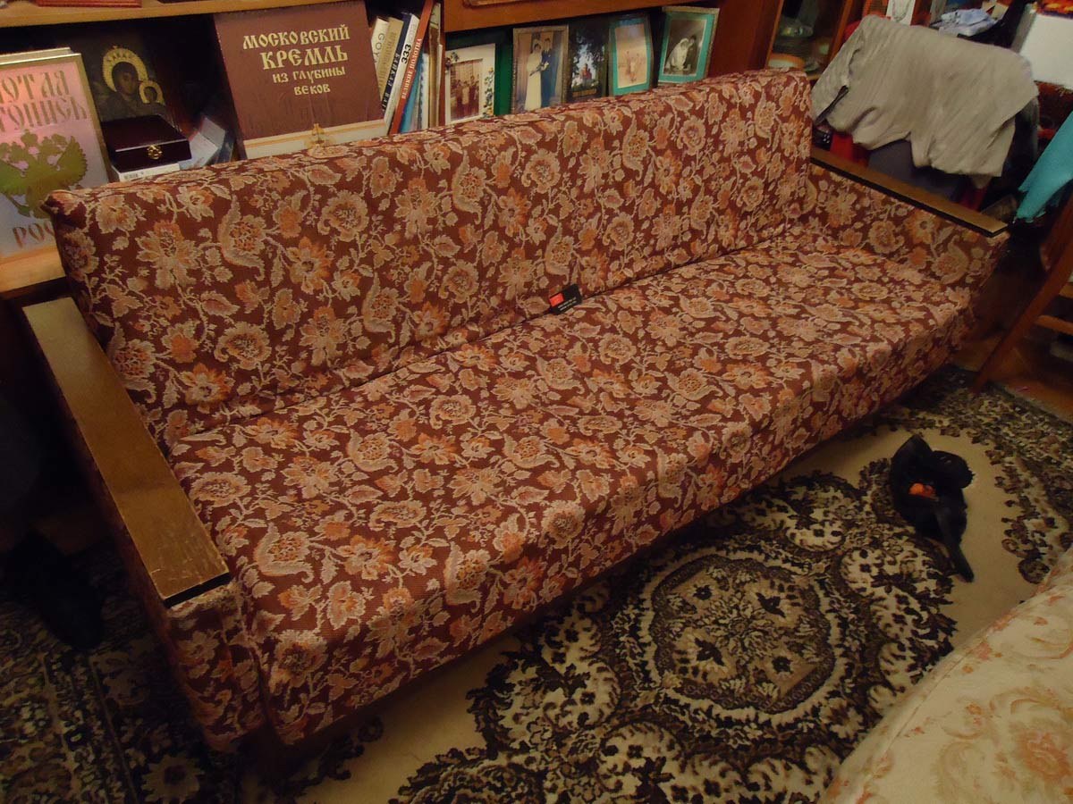 Можно ли продать старый диван