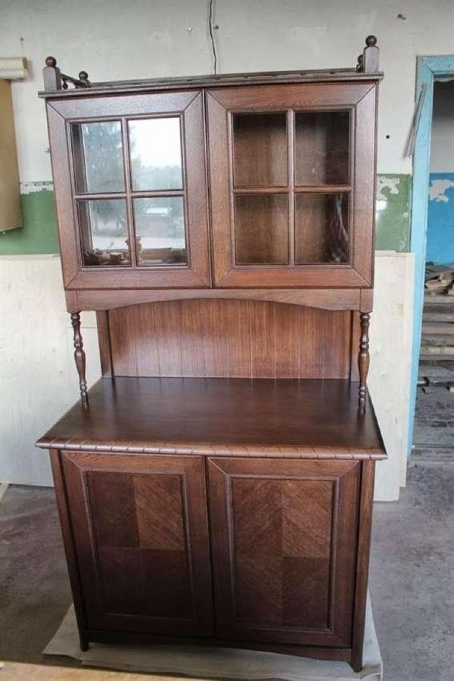 Антикварный буфет