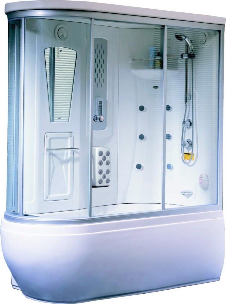 Маленькая ванная комната с душевой кабиной