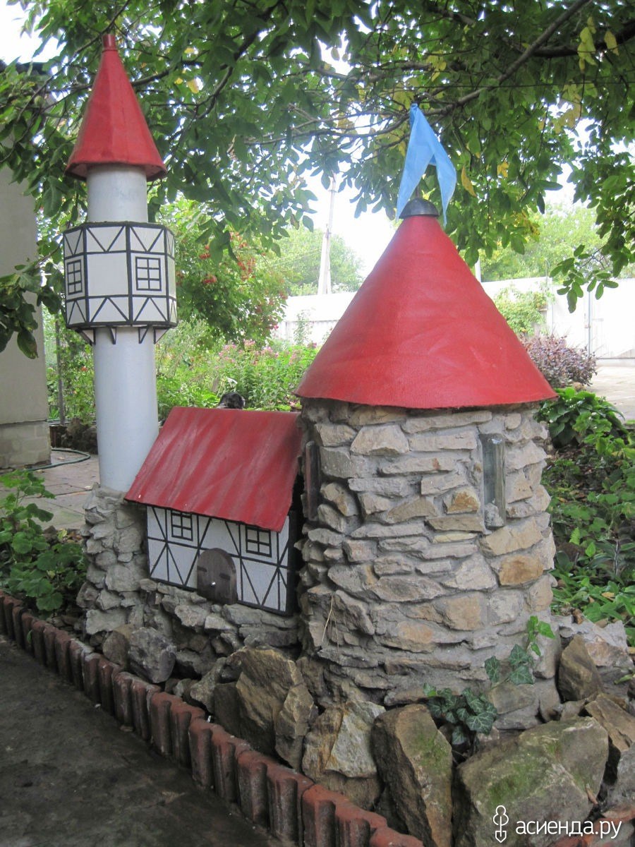 Замок из камней для сада