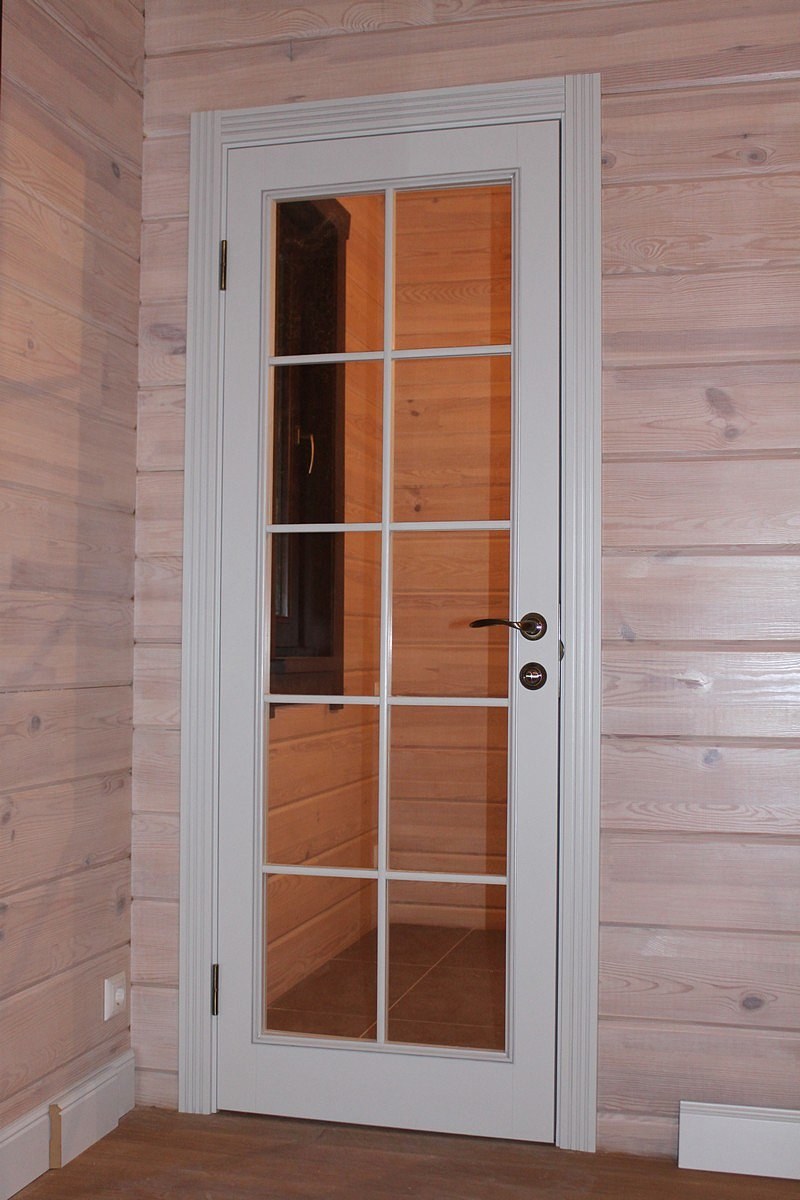 Пластиковая дверь в баню