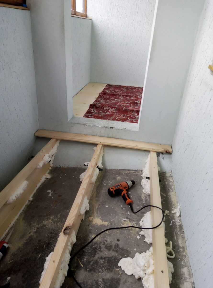 Деревянный пол на лоджии