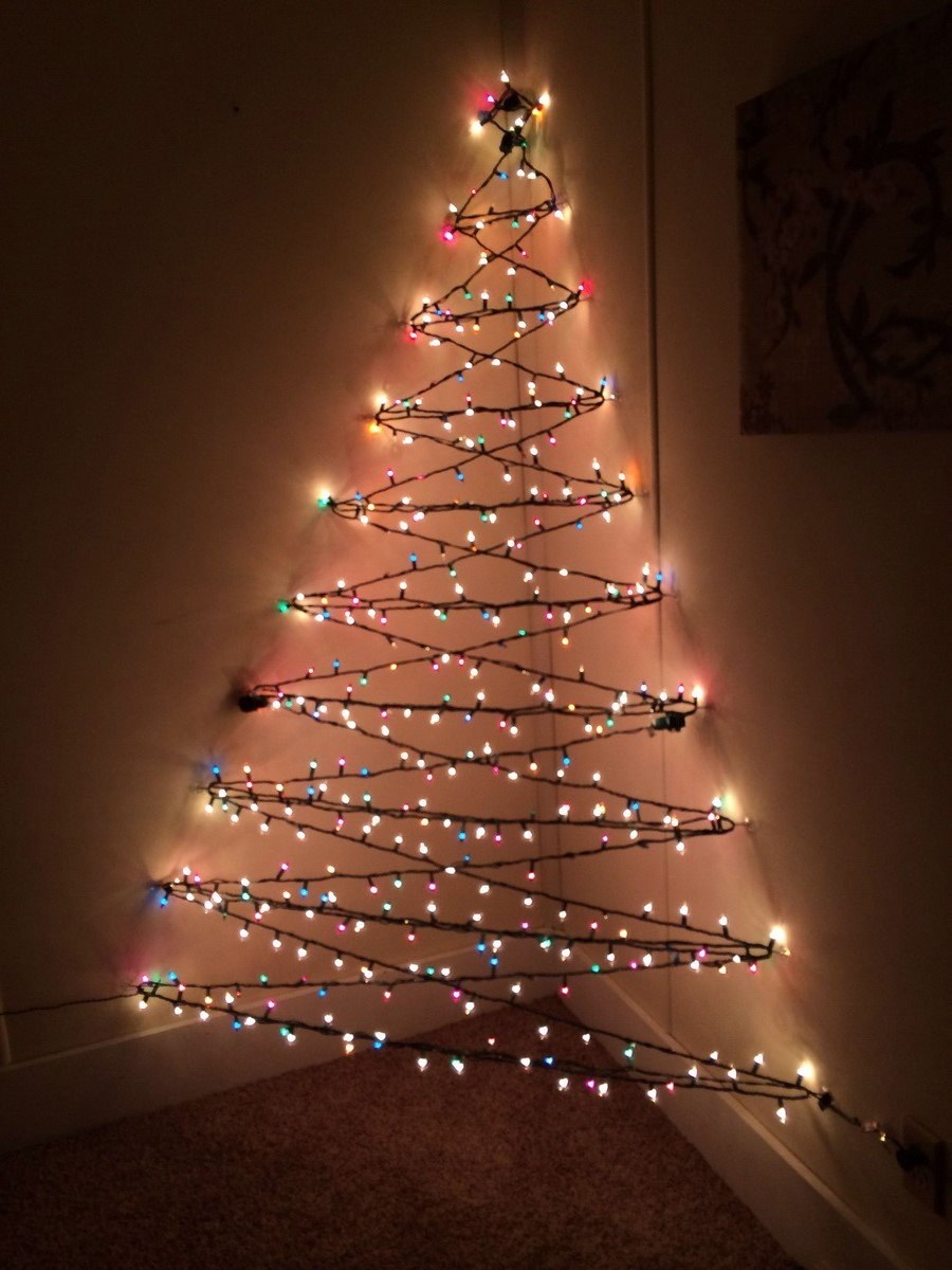 Елка из гирлянды