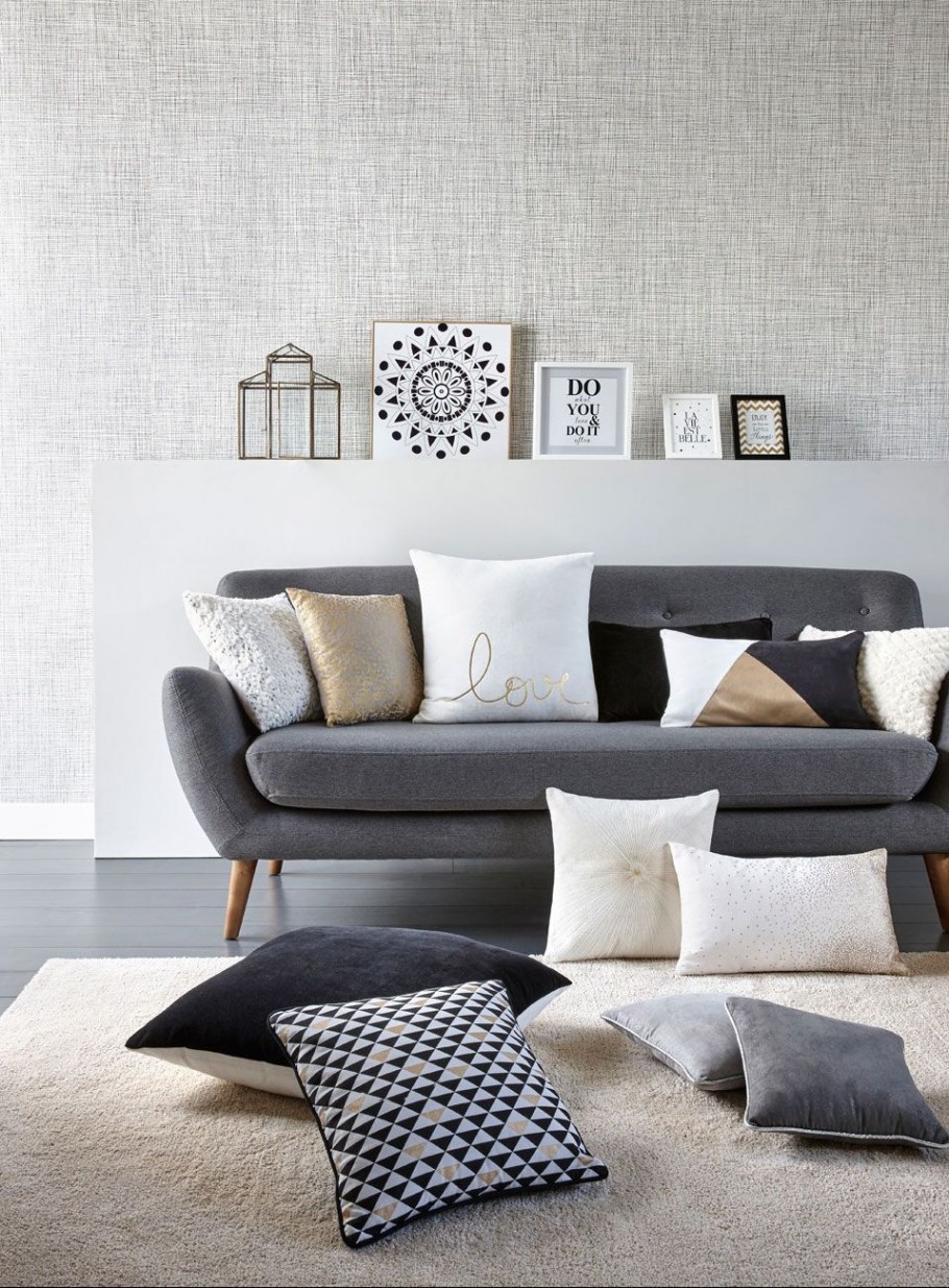 Декоративные подушки на серый диван