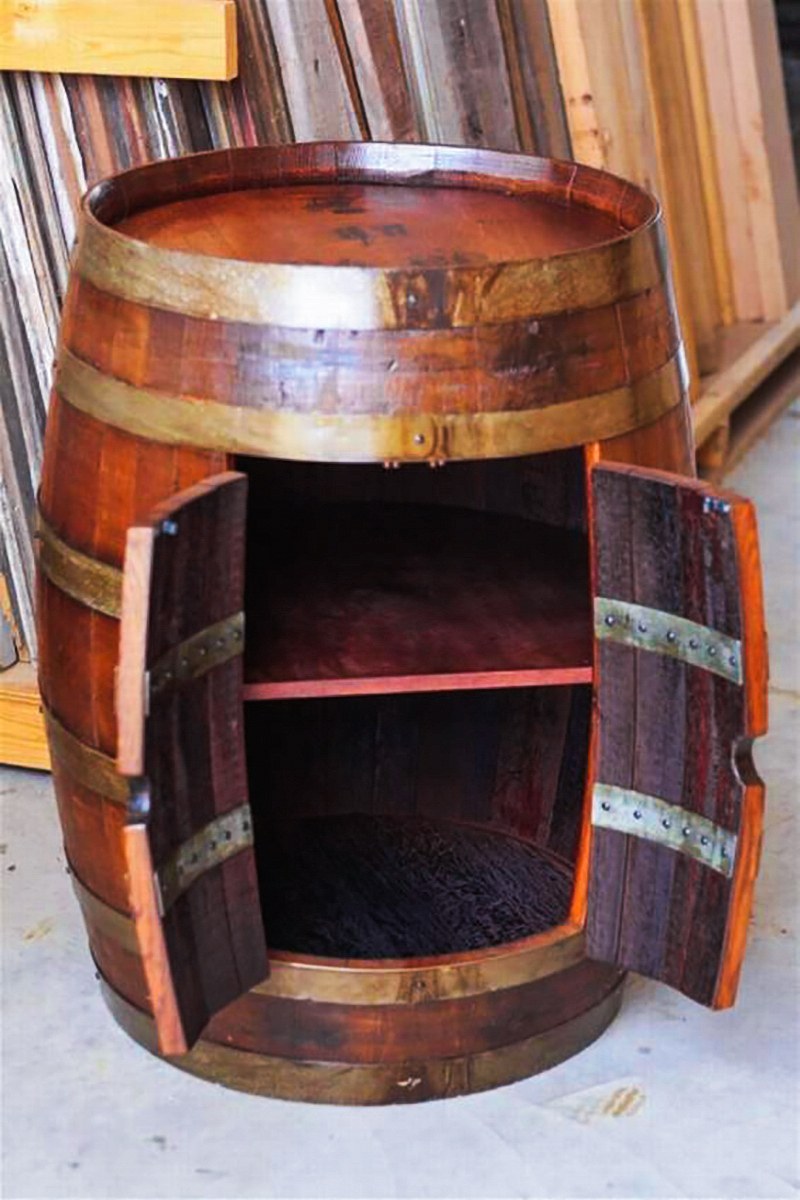 Из деревянной бочки