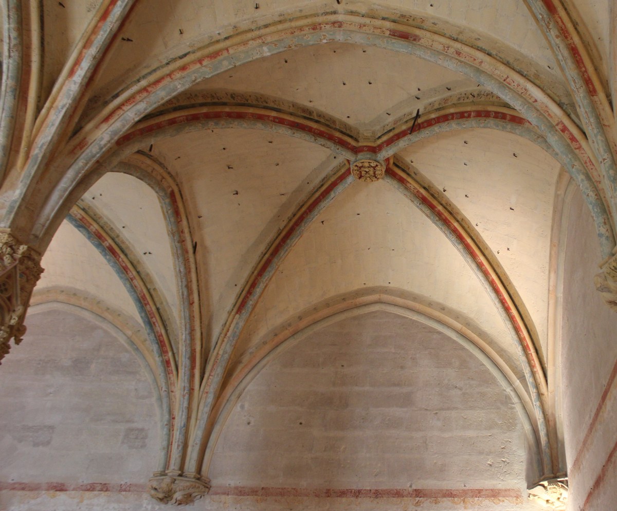 Семь сводов. Сводчатые потолки романский стиль. Полуциркульные арки в романском стиле. Крестовые своды в романском стиле.
