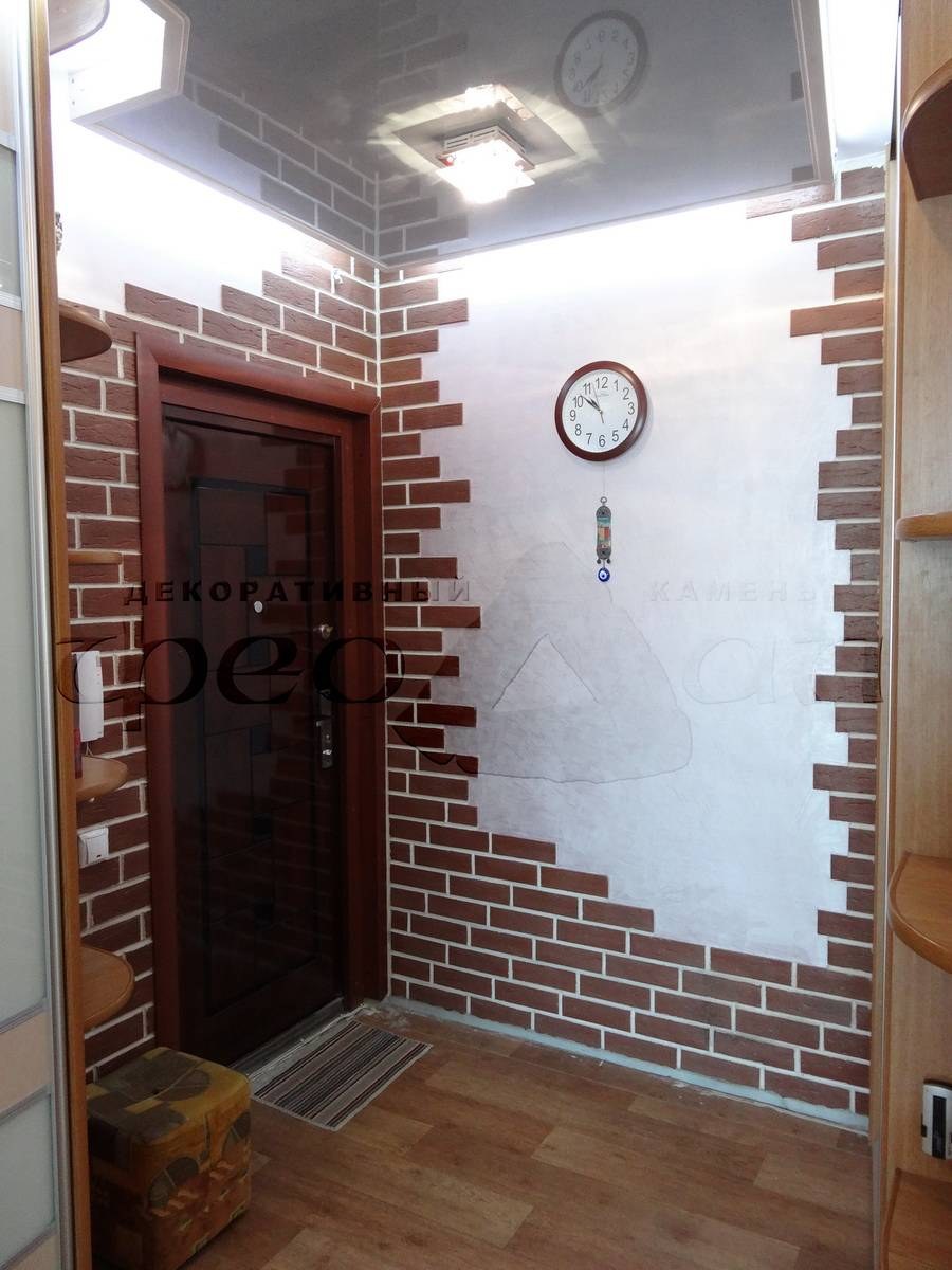 Отделка проема кирпичиками