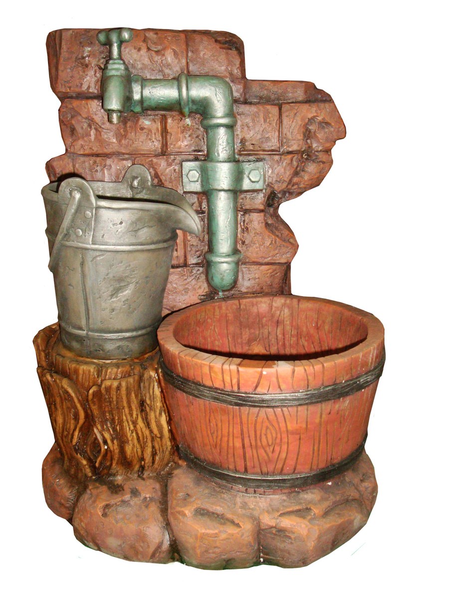 Водопроводный кран в саду