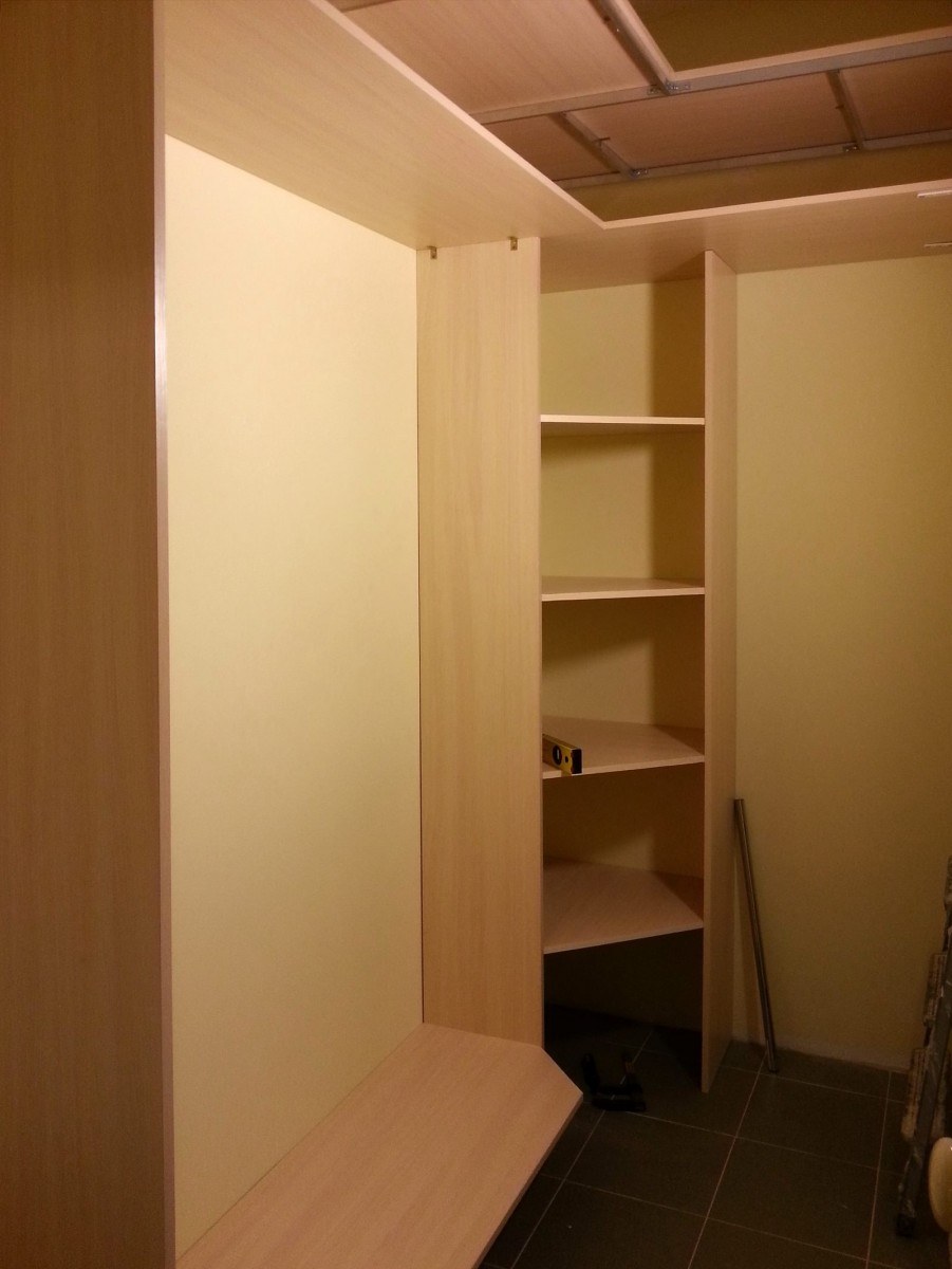 Маленькие дверки в кладовку