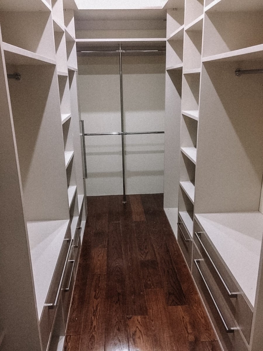 Маленькая гардеробная из кладовки в хрущевке