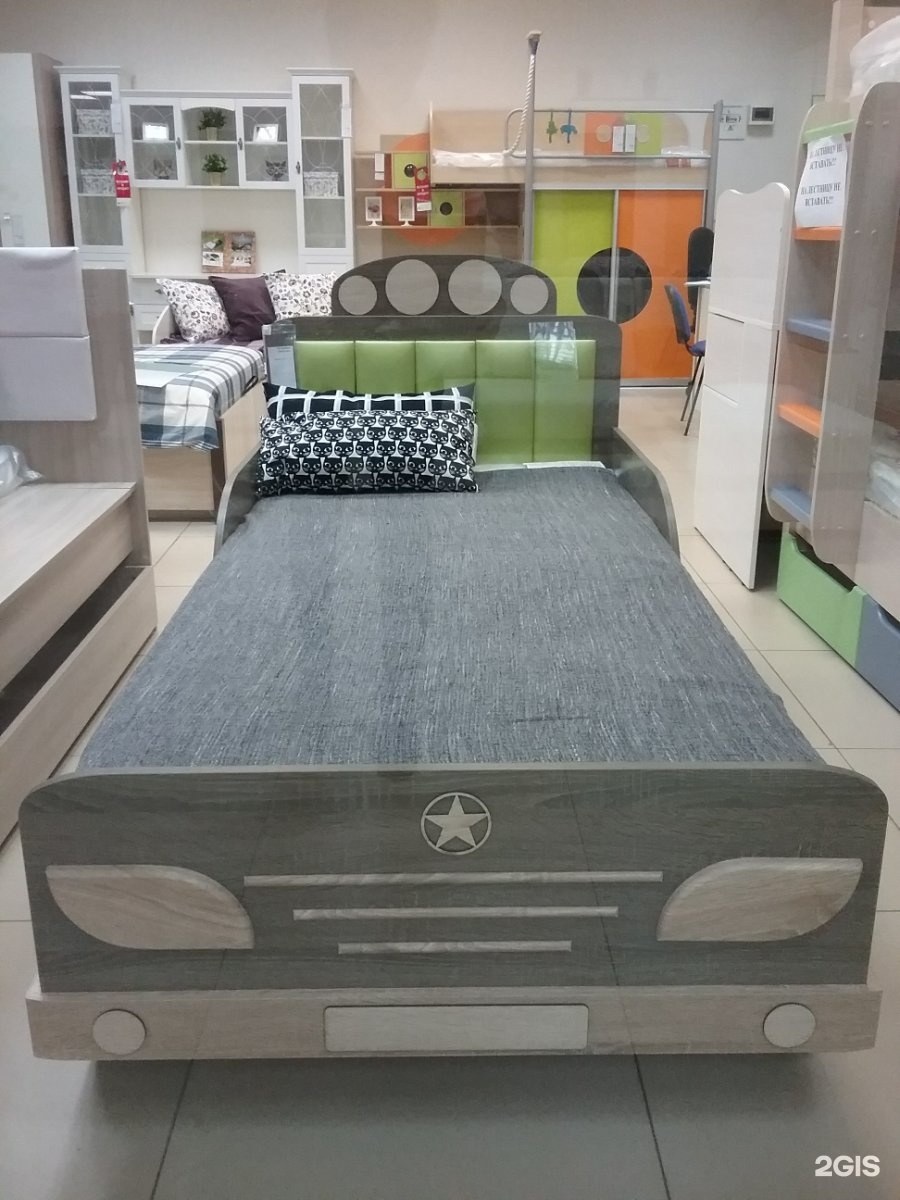 Мебельный огромный магазин