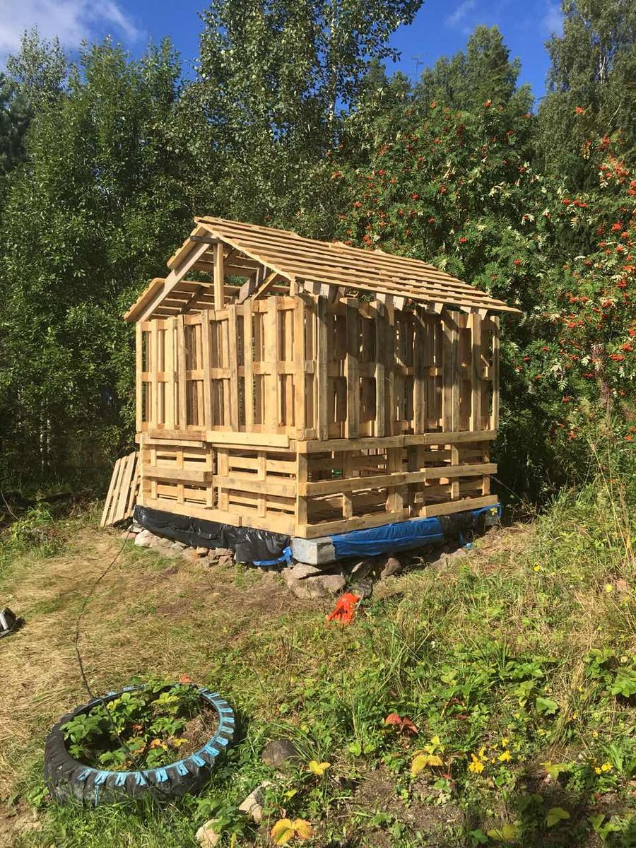 Теплица из поддонов