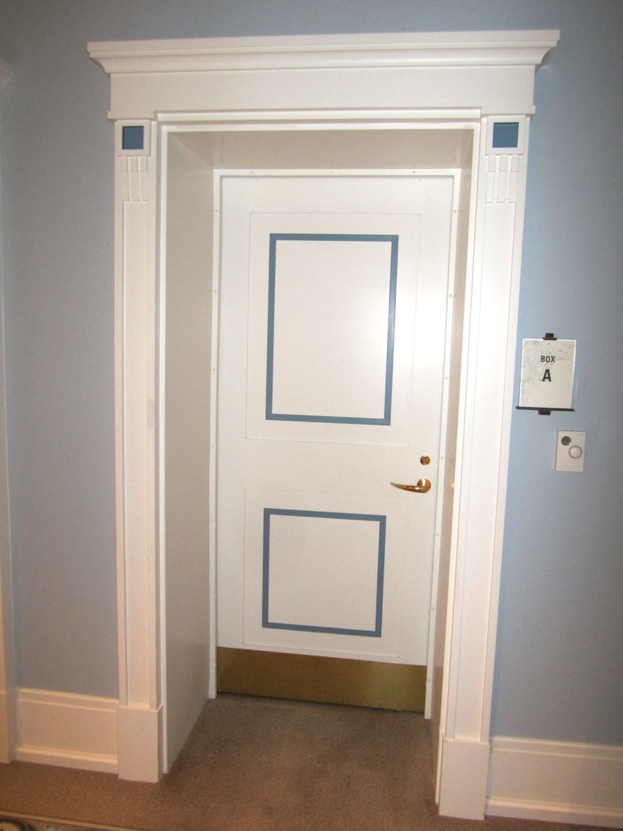 Отделка дверного проема