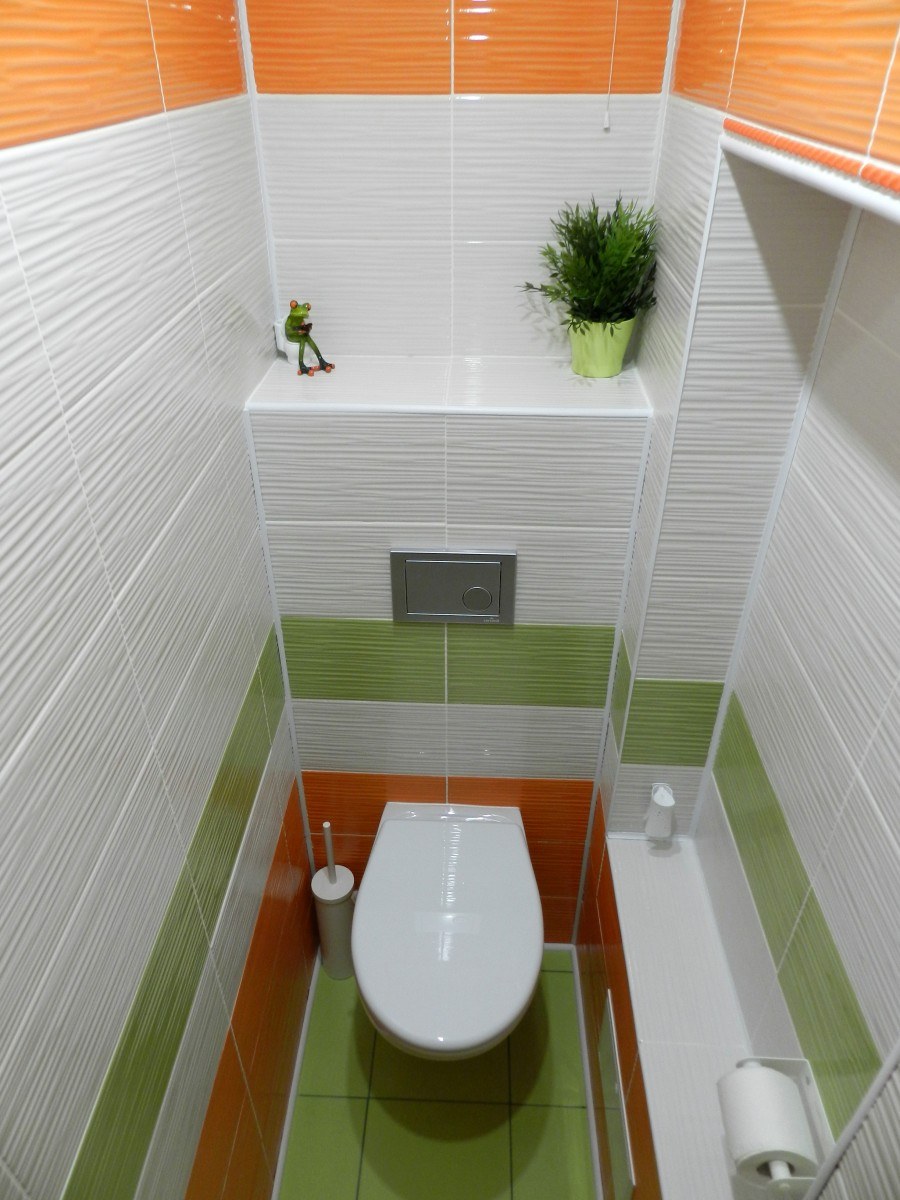 Маленький туалет с ЗМ душем