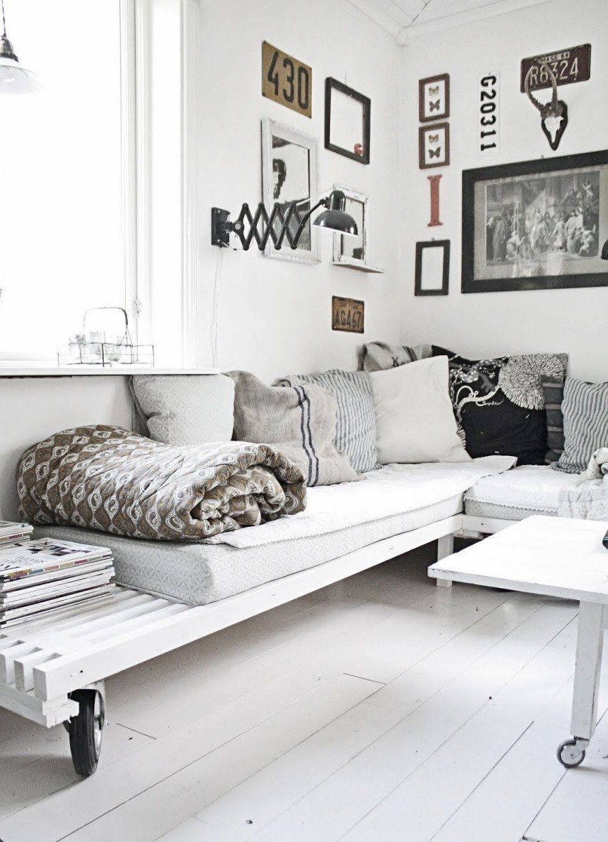 Диван в маленькую комнату