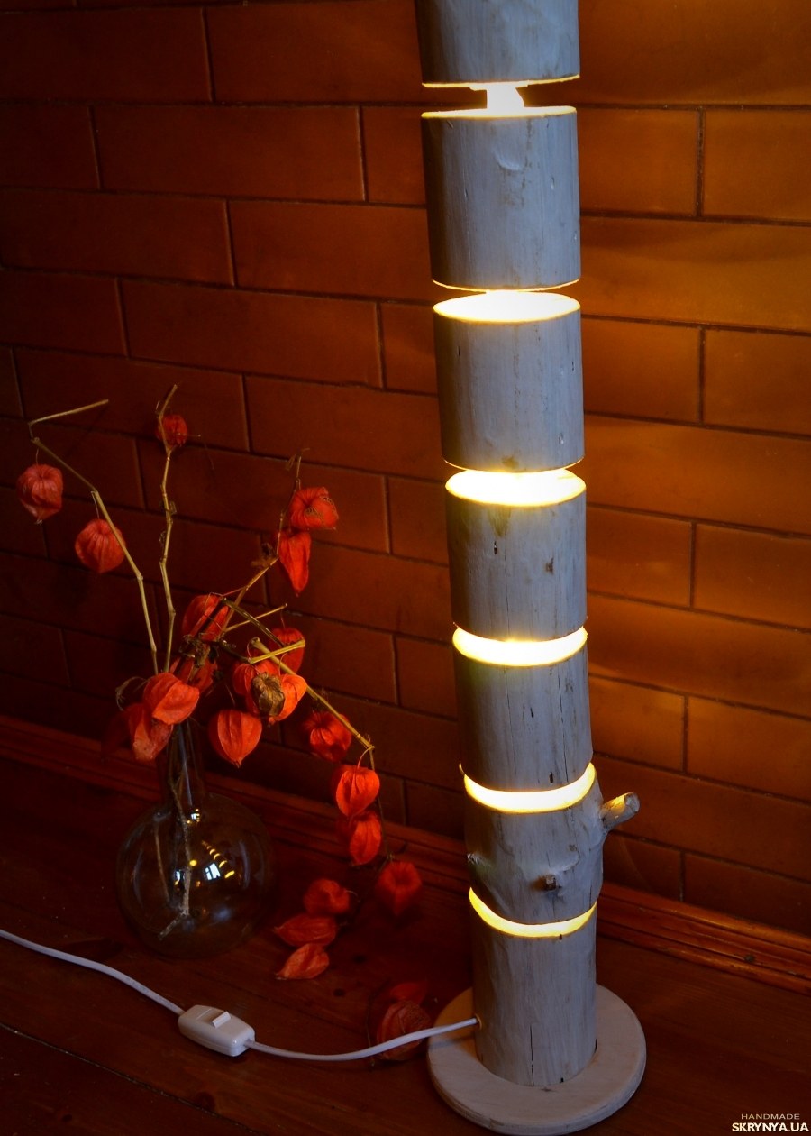 Торшер из дерева напольный