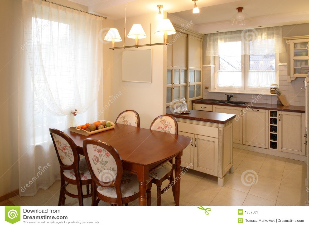 расстановка мебели в кухне с двумя окнами