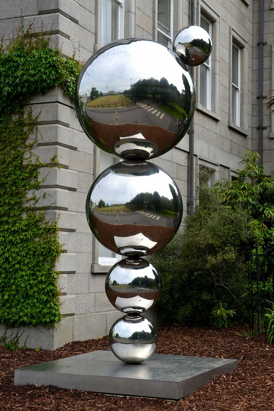 Арт объект капля (70 фото)