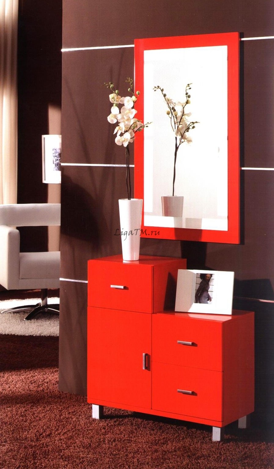 Тумба с зеркалом в прихожую маленькая