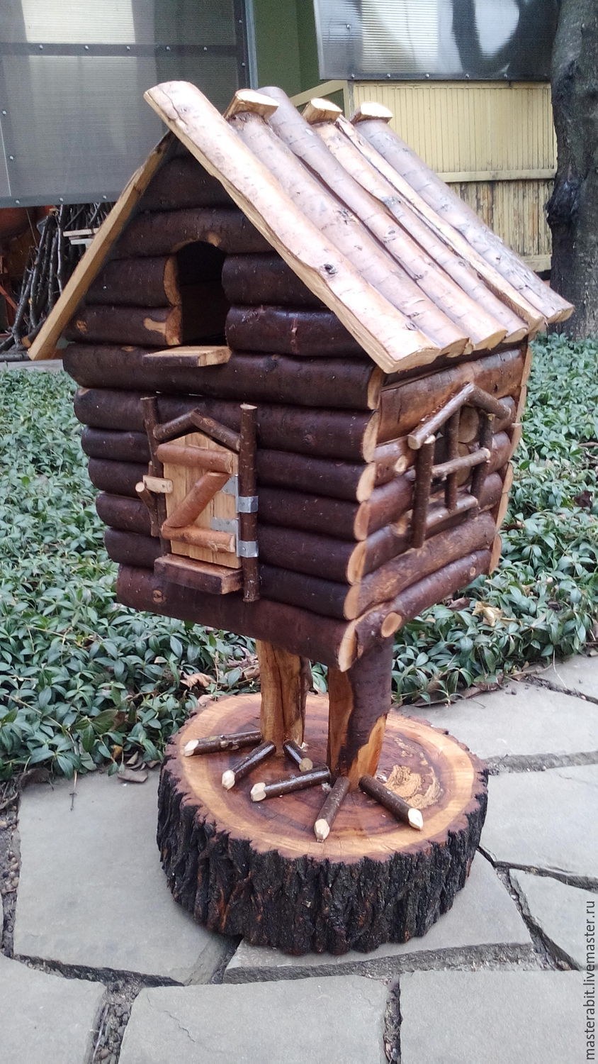 Декоративные деревянные избушки