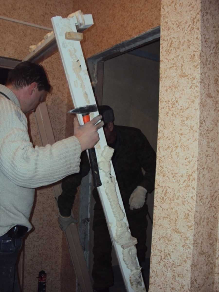 Демонтаж межкомнатных дверей