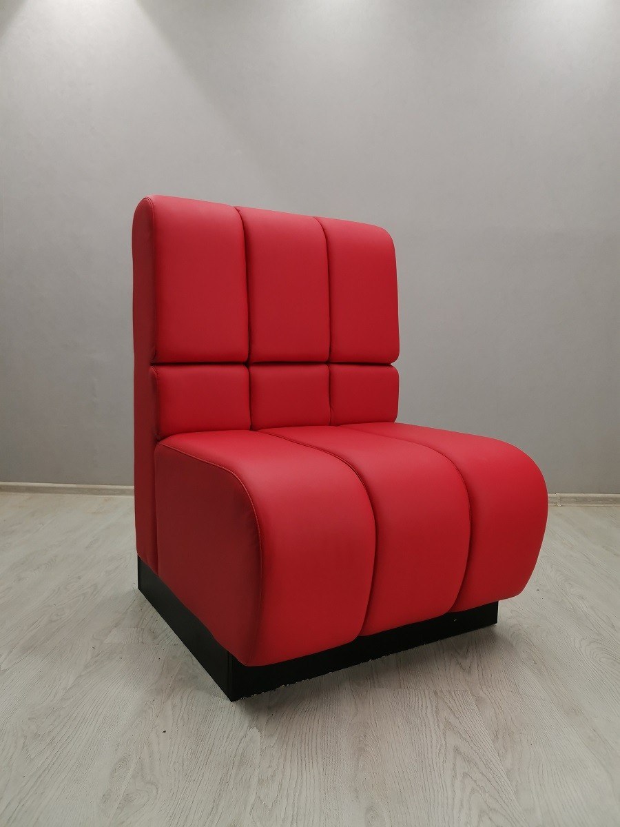 Диванчик на кухню с высокой спинкой