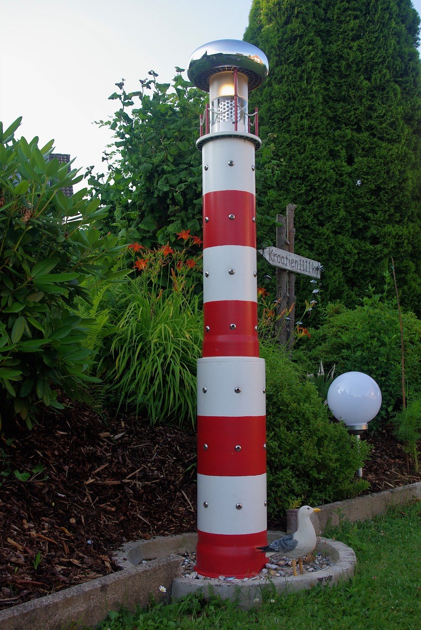 Декоративный Маяк из дерева