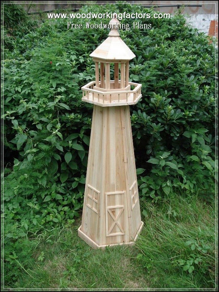 Декоративный маяк для сада